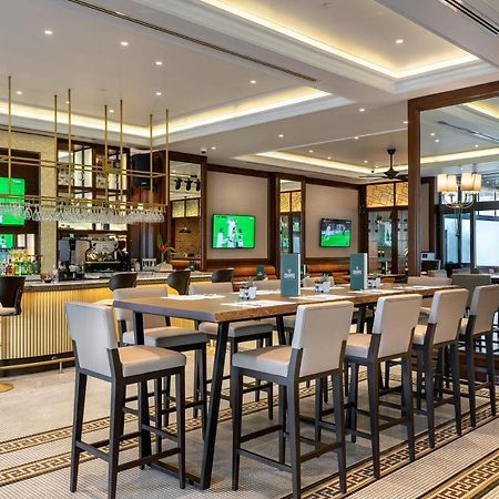 Barcelo Istanbul Hotel Ngoại thất bức ảnh The bar at the Emirates Lounge at Dubai International Airport