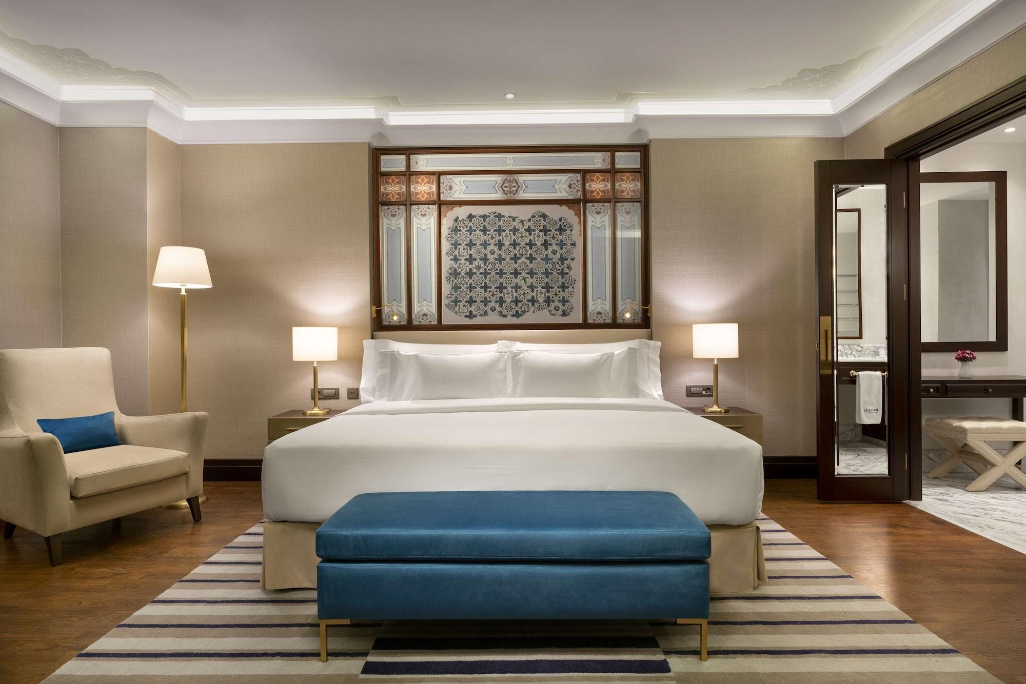 Barcelo Istanbul Hotel Ngoại thất bức ảnh A bedroom at the hotel