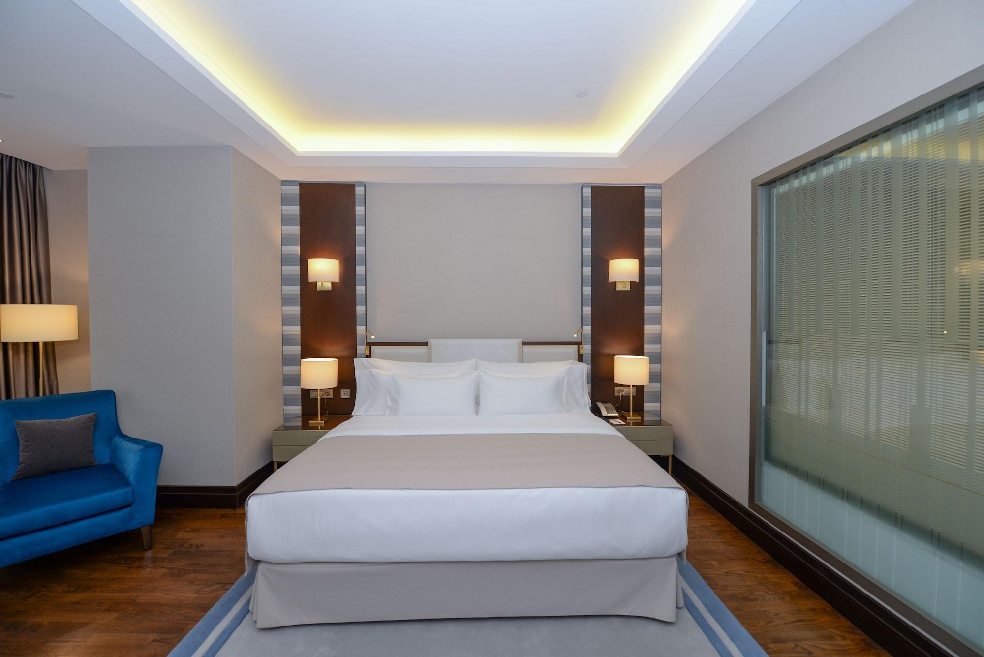 Barcelo Istanbul Hotel Ngoại thất bức ảnh A bedroom at the hotel