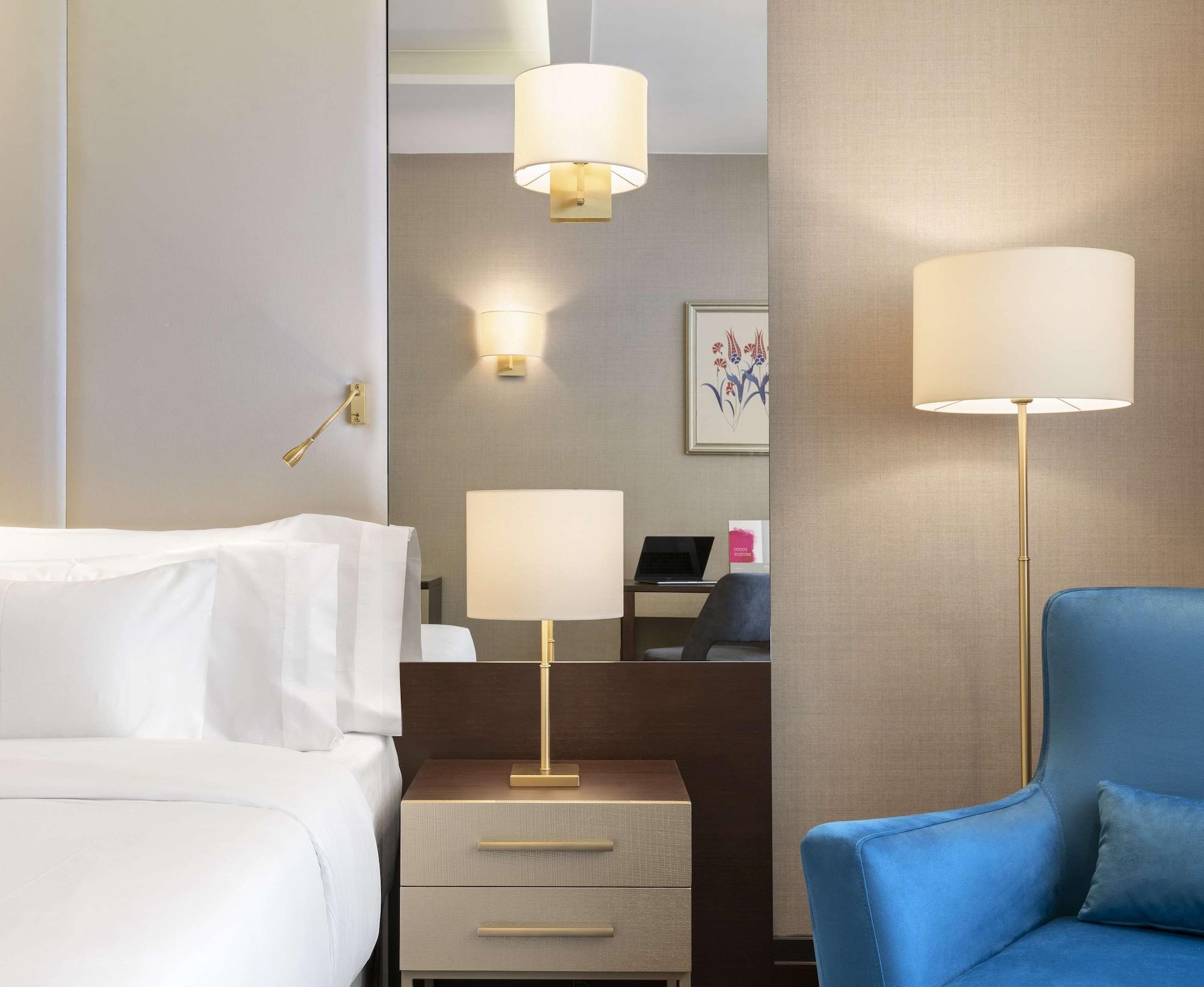 Barcelo Istanbul Hotel Ngoại thất bức ảnh A room at the hotel