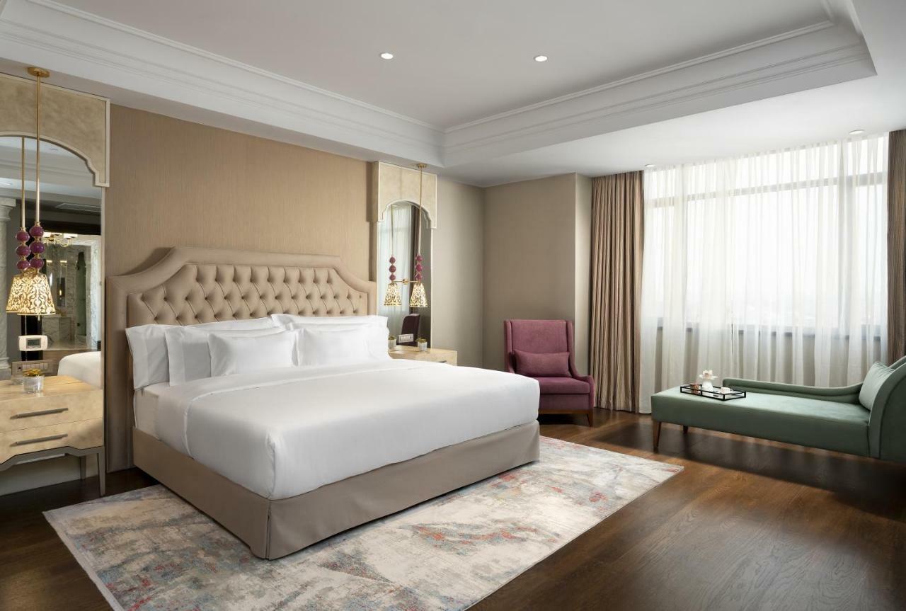 Barcelo Istanbul Hotel Ngoại thất bức ảnh A bedroom at the hotel