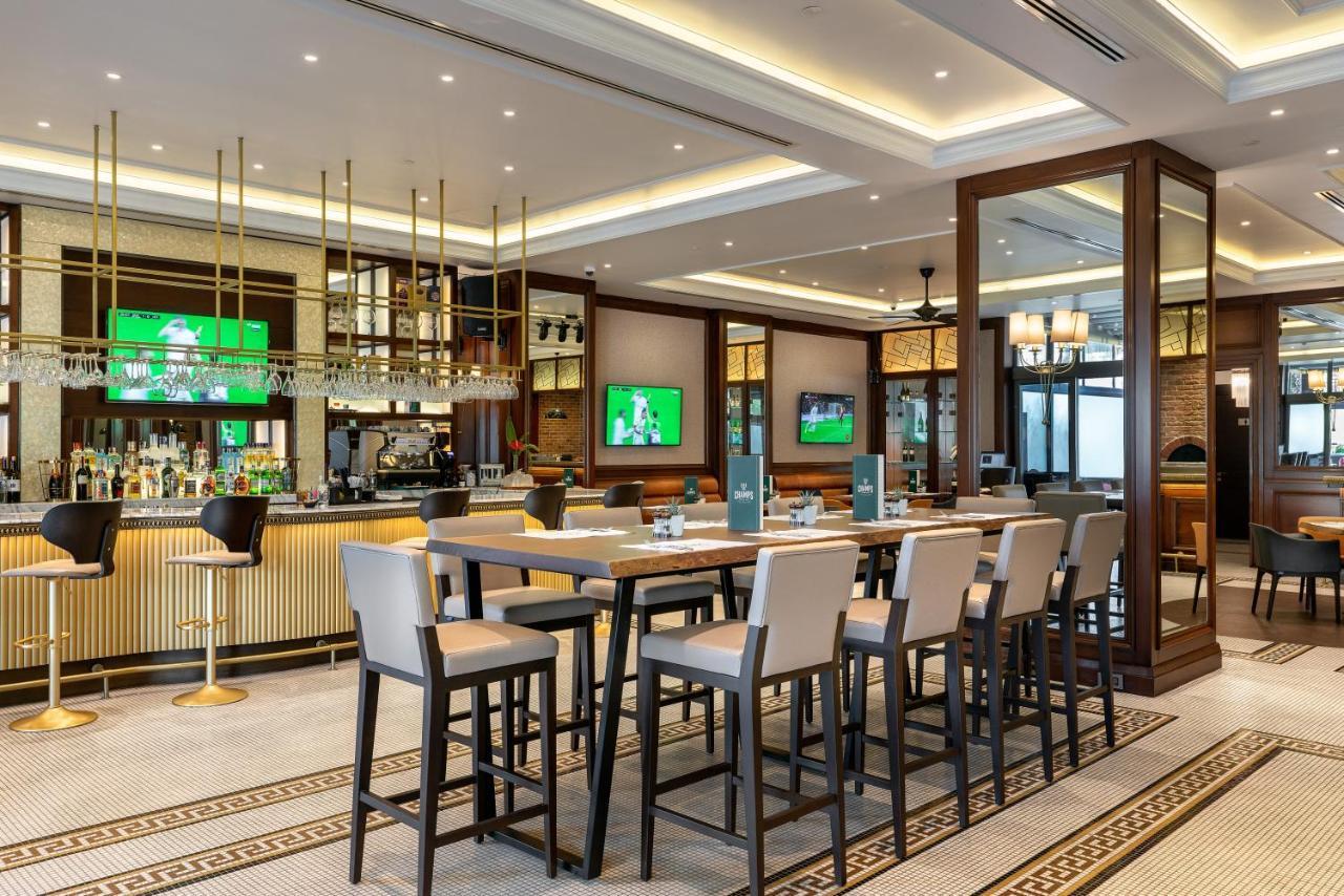Barcelo Istanbul Hotel Ngoại thất bức ảnh The bar at the Emirates Lounge at Dubai International Airport